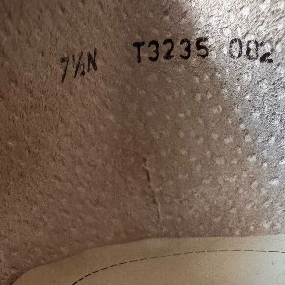 Trotters Elegant Cream heels size 7.5 N - Picture 10 of 11